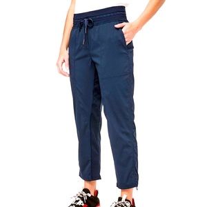 Lululemon Dance Studio cropped pants